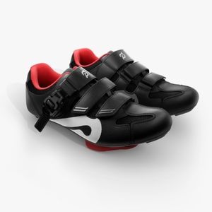 NWOT Pelaton cycle shoes. Womens EUR size 37. US size 6